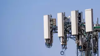 Билл Гейтс вас контролировать не собирается - министр об антеннах сотовой связи