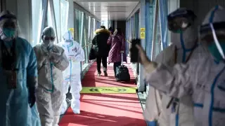 Власти Китая отменили ограничения на COVID-19 из-за протестов