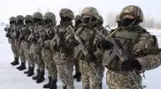 Уравнять зарплаты военных и силовиков призвал министр обороны