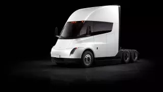 Илон Маск представил серийный грузовик Tesla Semi