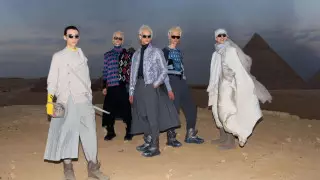 Dior устроил первый в истории показ на фоне египетских пирамид