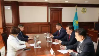 Нурлыбек Налибаев встретился с учеными университета имени Коркыт ата