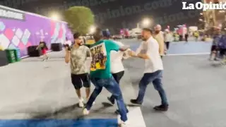 Пнул в голову. Экс-форвард "Барселоны" подрался с мужчиной на ЧМ-2022