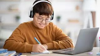 Снова онлайн: занятия школьников первой смены и студентов колледжей отменили в Астане