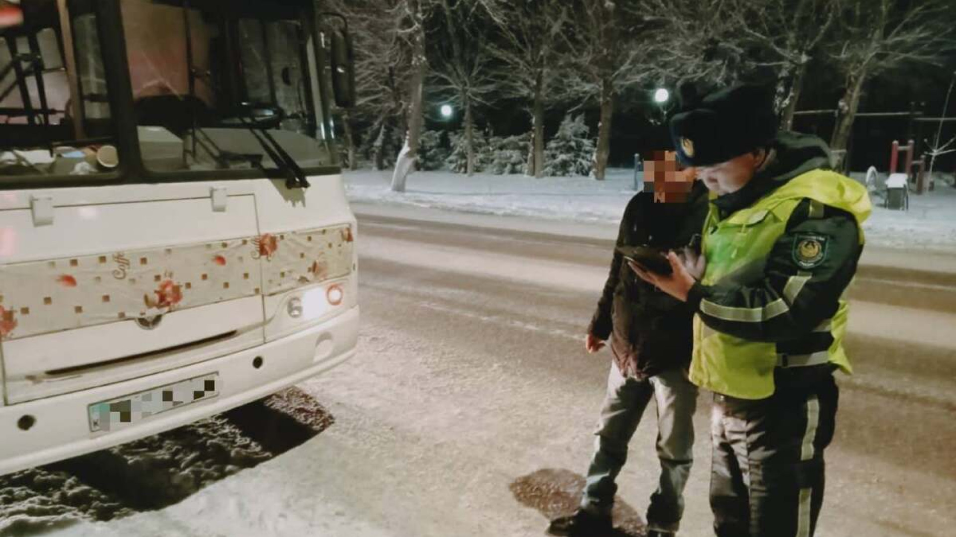 В шкафе обоих мальчиков неисправные клапаны ездит