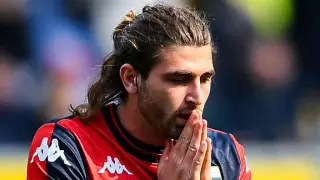 Полузащитника итальянского футбольного клуба осудили за групповое изнасилование