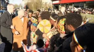 Чарльза III снова закидали яйцами