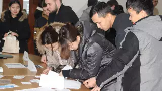В Кокшетау прошла очередная ярмарка вакансий для молодежи