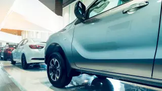 Льготное автокредитование: почему автосалоны требуют предоплату, спросили министра