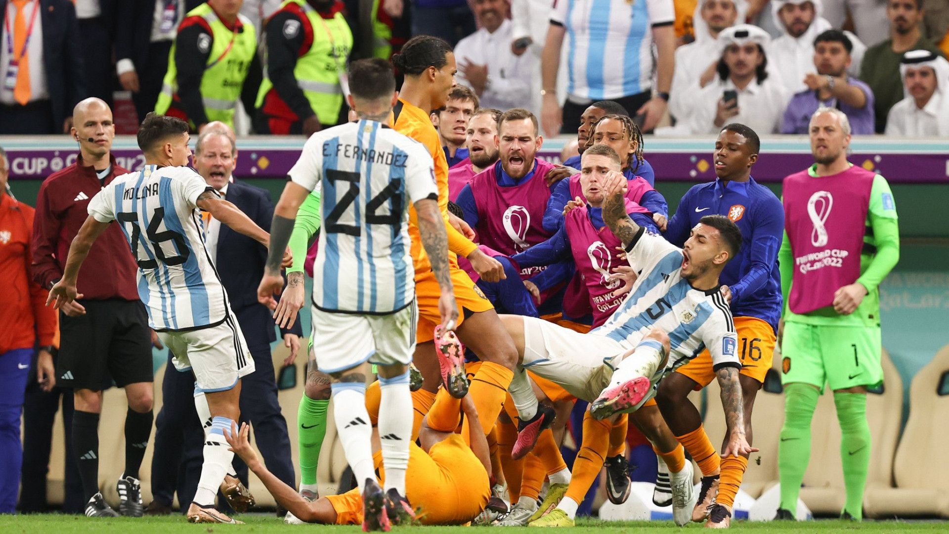 Чемпионат голландии матчи. Аргентина Нидерланды 2022. Аргентина Голландия ЧМ 2022. Сборная Аргентины с Голландией 2022.