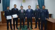 Отказавшихся от взяток казахстанских госслужащих наградили