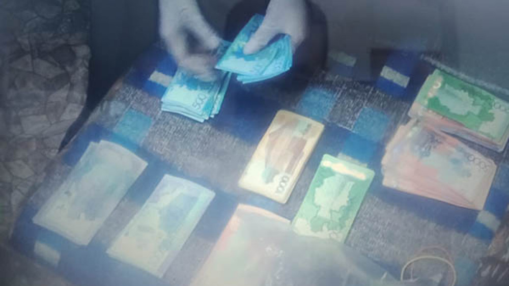Сотрудница АЗС в Житикаре инсценировала ограбление и украла 600 тысяч тенге