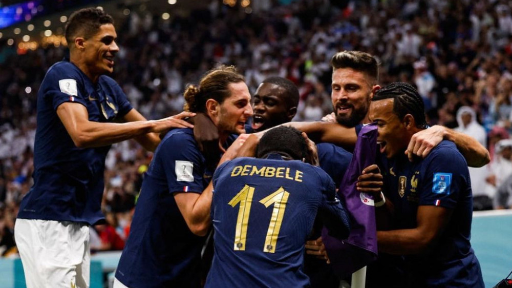 Двух игроков сборной Франции изолировали перед 1/2 финала ЧМ-2022. Известны подробности