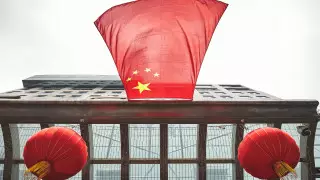 Китай отозвал дипломатов из Великобритании