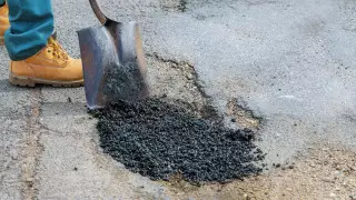 "Чиновники закрывали глаза": прокуроры заявили о миллиардных хищениях при строительстве дорог в Казахстане