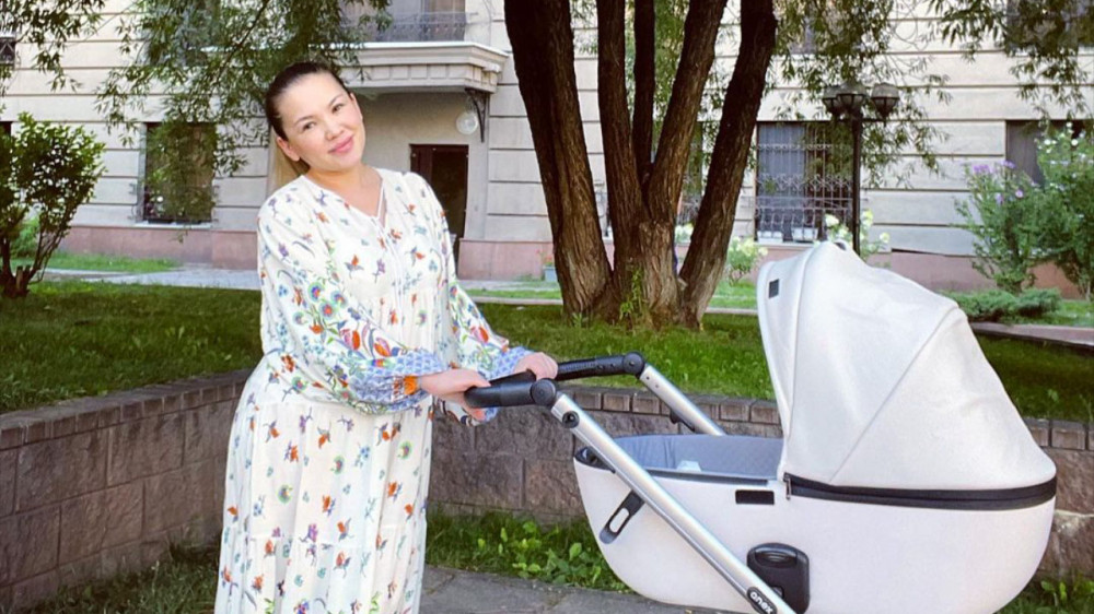 Макпал Исабекова рассказала о том, каково впервые стать мамой в 38 лет