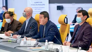 Премьер Смаилов поручил стабилизовать цены на продукты перед Новым годом