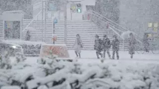 Из-за сильных снегопадов в Японии погибли 17 человек