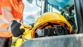 Скольким иностранцам разрешили работать в Казахстане