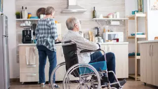 Уход за лицом с инвалидностью будет засчитываться в трудовой стаж в Казахстане