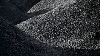 Под слоем черной пыли: карагандинцы жалуются на плохую экологию из-за угольных предприятий