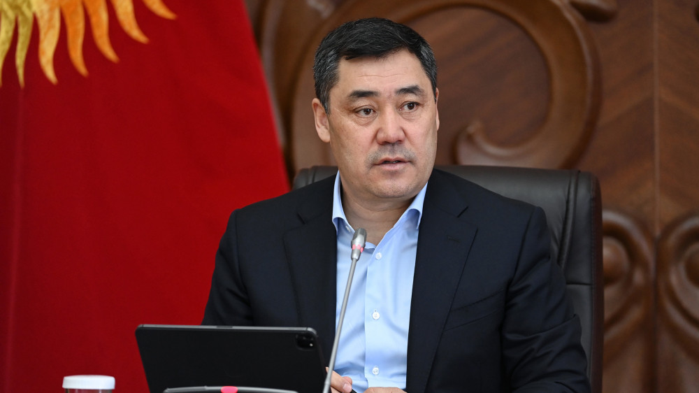 Президент Кыргызстана пристыдил чиновников за документооборот на русском