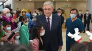 Токаев навестил маленьких пациентов в центре материнства и детства