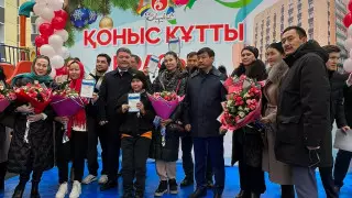 По "Бақытты отбасы" 120 жителей Шымкента получили ключи от квартир