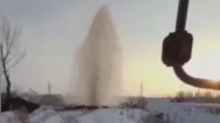 Работники водоканала повредили водопровод для ТЭЦ в Экибастузе