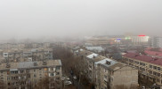 Город-сказка или "Сайлент Хилл"? Атмосферные снимки туманного Алматы публикуют фотографы