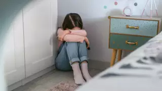 Выявлять семьи, находящиеся в зоне риска: Смаилов обсудил проблемы бытового насилия