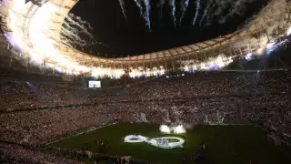 Полиция применила слезоточивый газ для разгона болельщиков в Париже