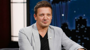 Звезду Marvel Джереми Реннера прооперировали. Актер в критическом состоянии
