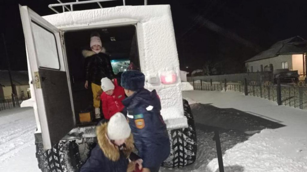 Непогода в Карагандинской области: спасены 102 человека
