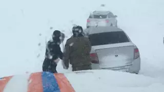 127 участков дорог закрыты в Казахстане из-за метели и гололеда