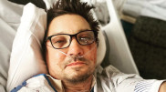 Звезда Marvel Джереми Реннер сделал селфи в больнице