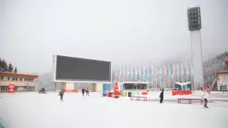 "Час лежал со сломанной ногой" - в администрации катка "Медеу" ответили на критику