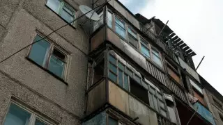 Полицейский поймал девушку, упавшую с 5 этажа в Аркалыке