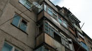Полицейский поймал девушку, упавшую с 5 этажа в Аркалыке