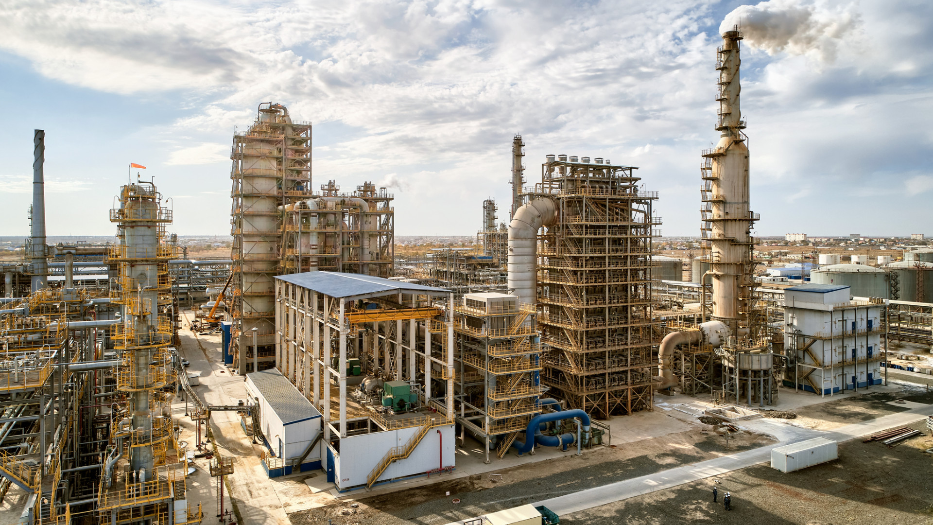 Атырауский НПЗ вынужденно снизил производство газа, бензина и ...