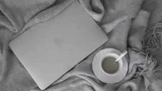 MacBook Pro с сенсорным экраном выпустит Apple - СМИ