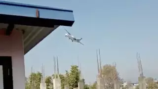 Видео момента крушения самолета в Непале появилось в Сети