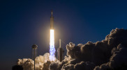 Ракета SpaceX стартовала на орбиту со спутником связи Космических сил США