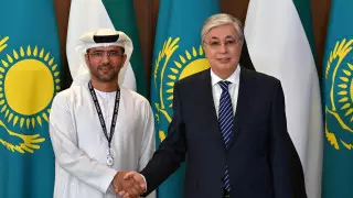 Казахстан намерен стать транспортным хабом: Токаев встретился с главой Abu Dhabi Ports Group