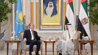 "Казахский народ этого не забудет". Токаев провел переговоры с президентом ОАЭ