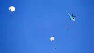 Солдат погиб при прыжке с парашютом близ Астаны