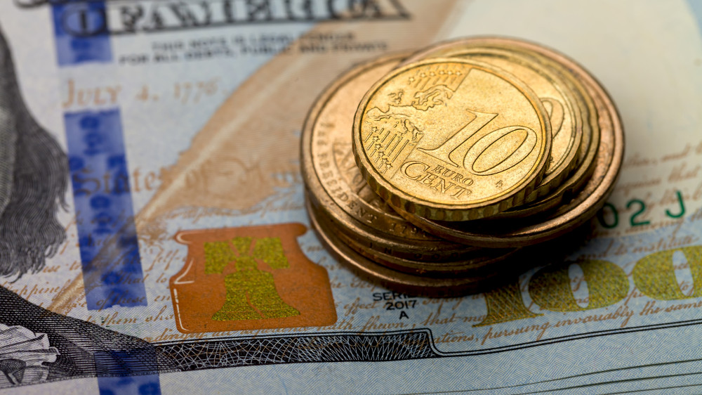 Названы официальные курсы доллара, рубля и евро на 19 января