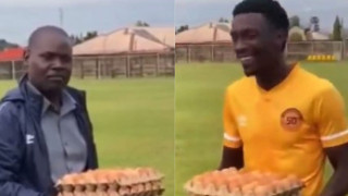 Лучший футболист матча получил приз яйцами от Лиги Замбии
