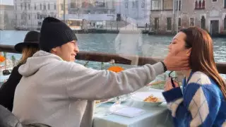 "Нравятся парни моложе?" Казахстанки запустили шуточный тренд с Ерке Есмахан