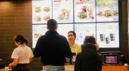 Первые отзывы о "новых" ресторанах McDonald's публикуют алматинцы